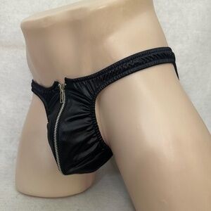 Frederick's of Hollywood Zipper Pouch Briefs Medium 100% polyester wet look